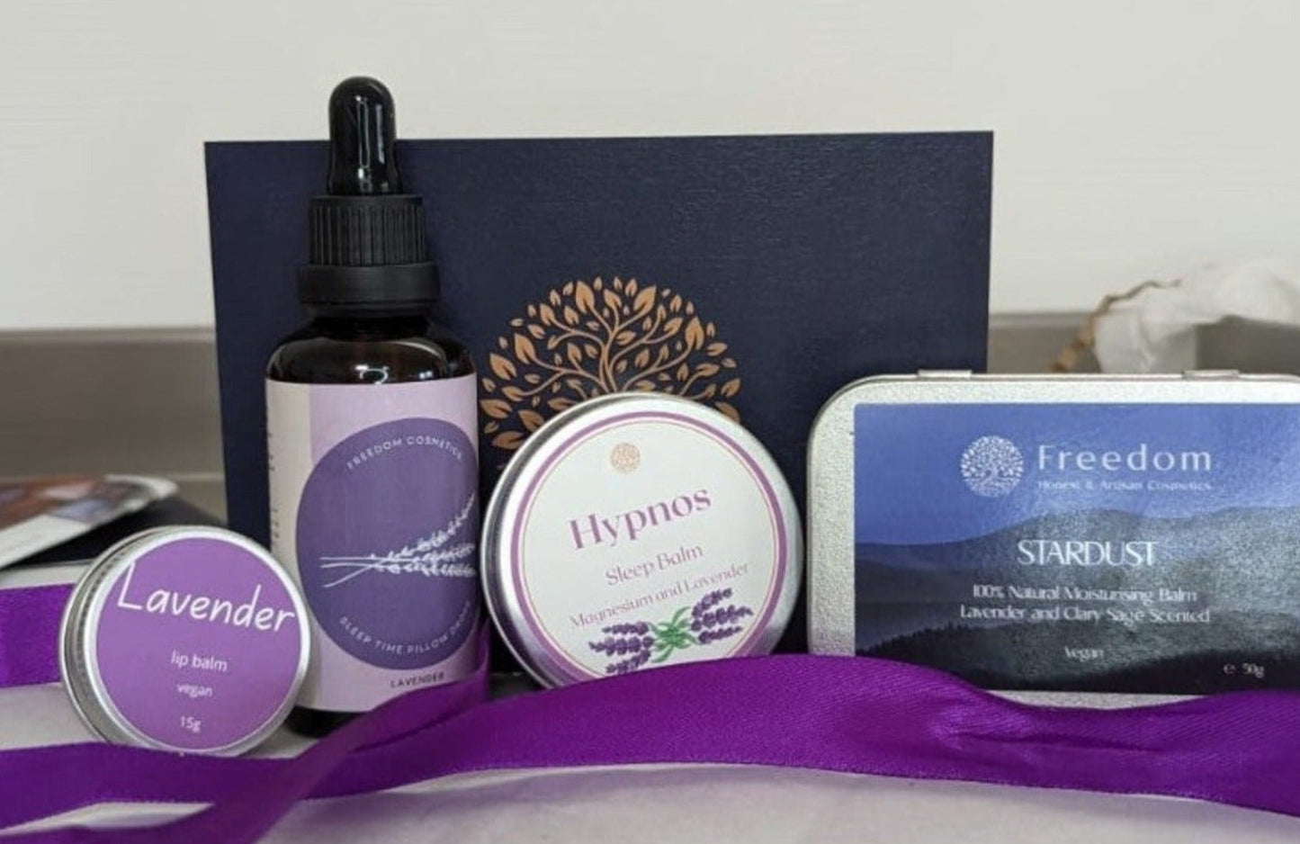 Contents of Sleepy Head Gift Set lipbalm, pillow drops, hypnos magnesium balm and startdust balm